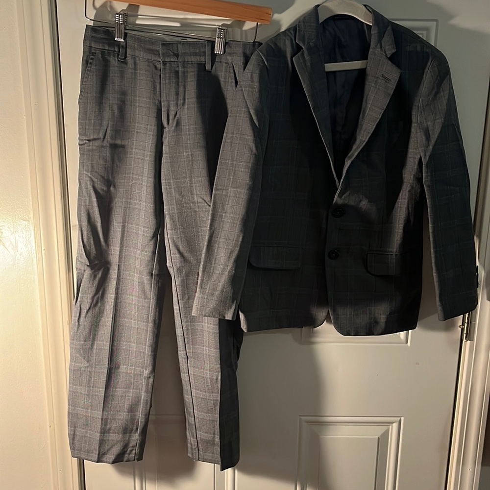VAN HEUSEN Boys Gray Windowpane Suit